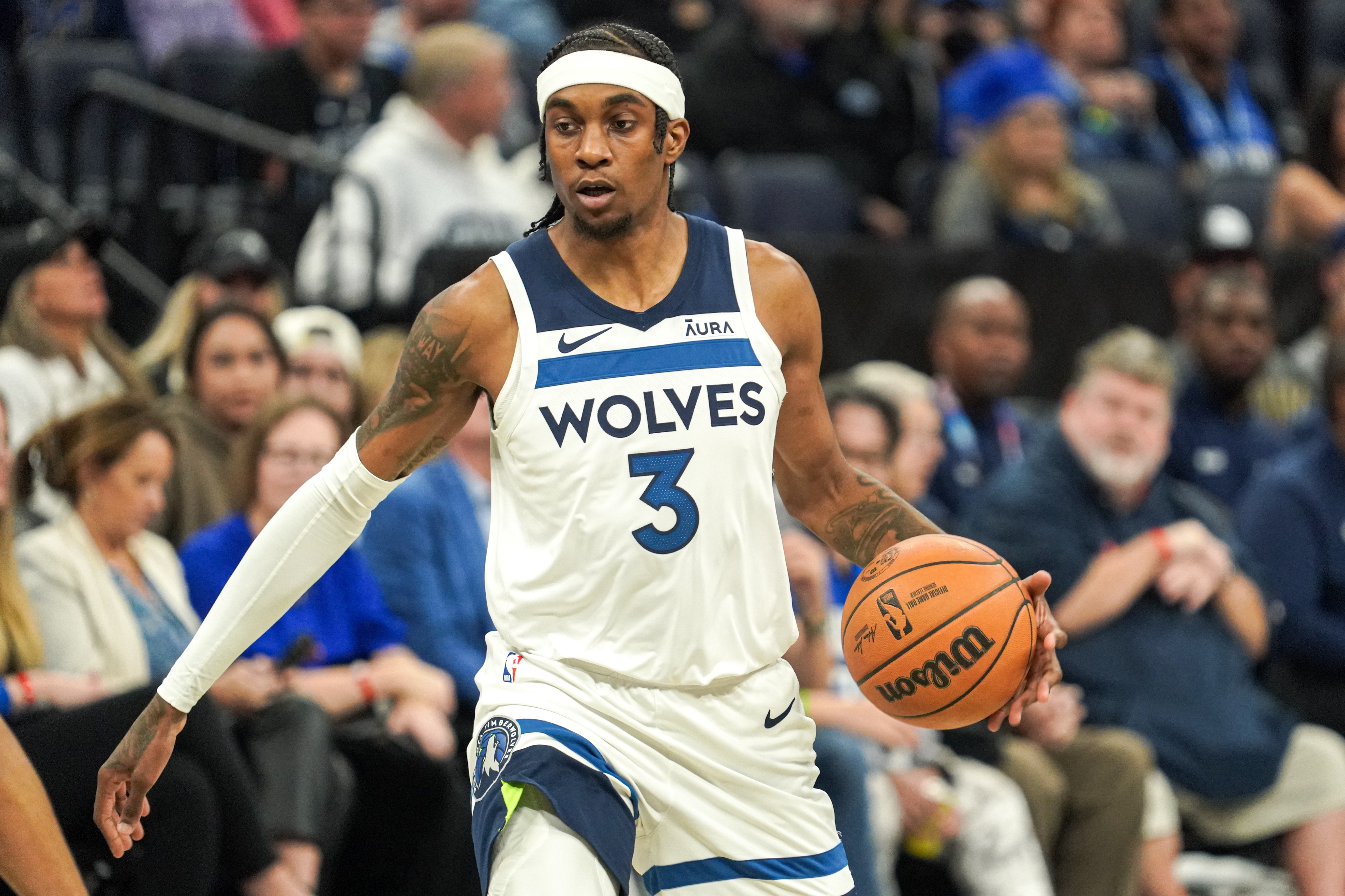 末节连续三分续命！麦克丹尼尔斯13中9&三分6中4空砍26分6板2帽