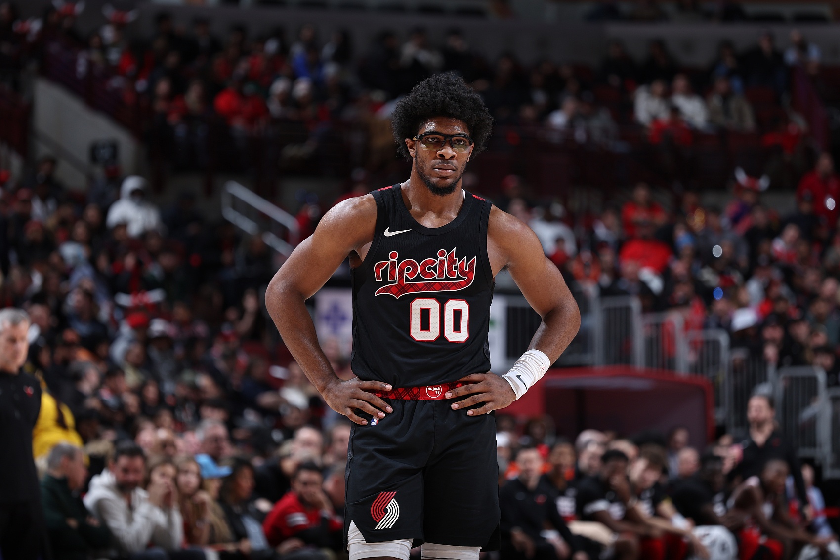 关键两罚不中险成罪人！探花亨德森16中9&三分7中4轰22分10助攻