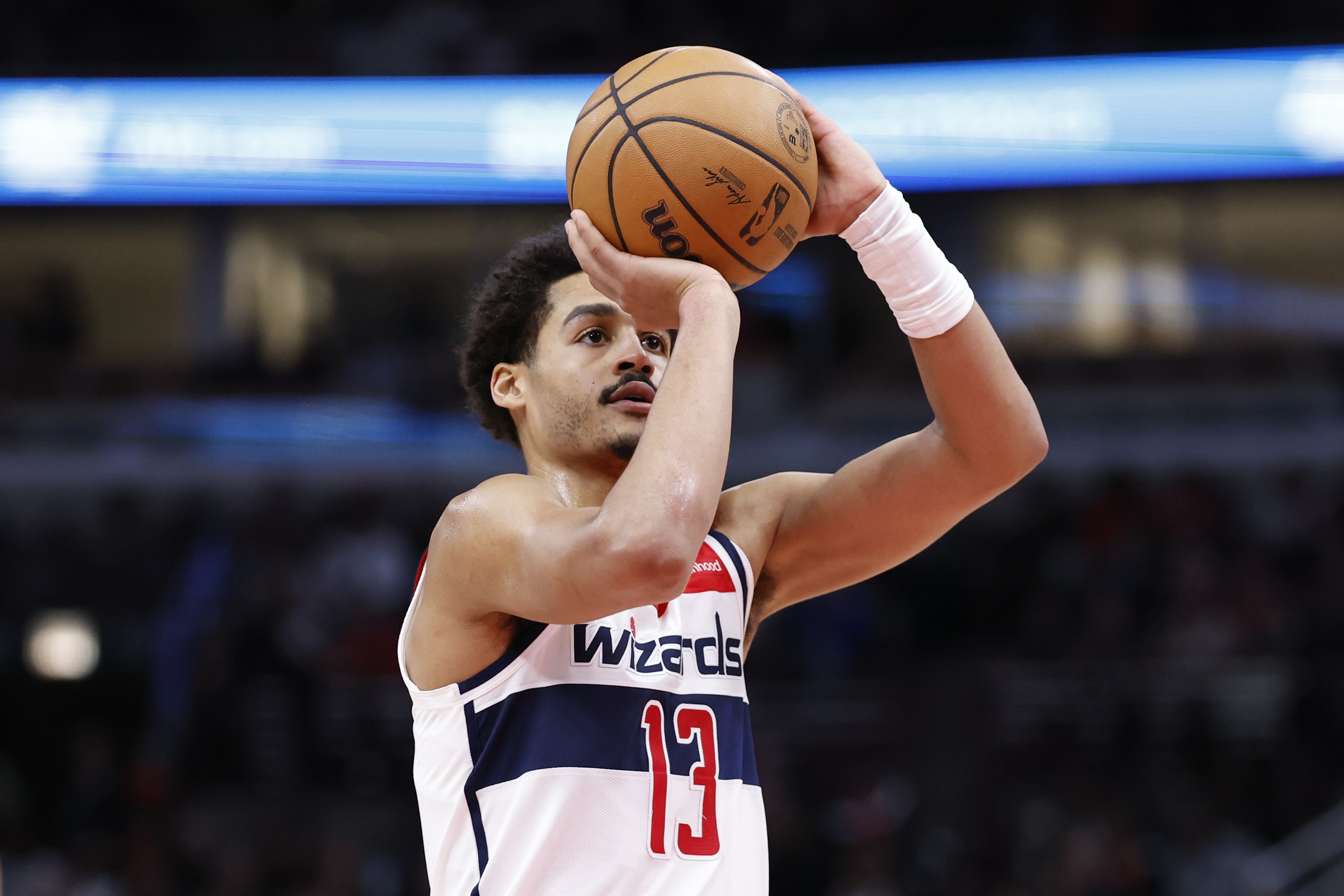 普尔19中10&三分9中5空砍全队最高的29分 但正负值-32全场最低