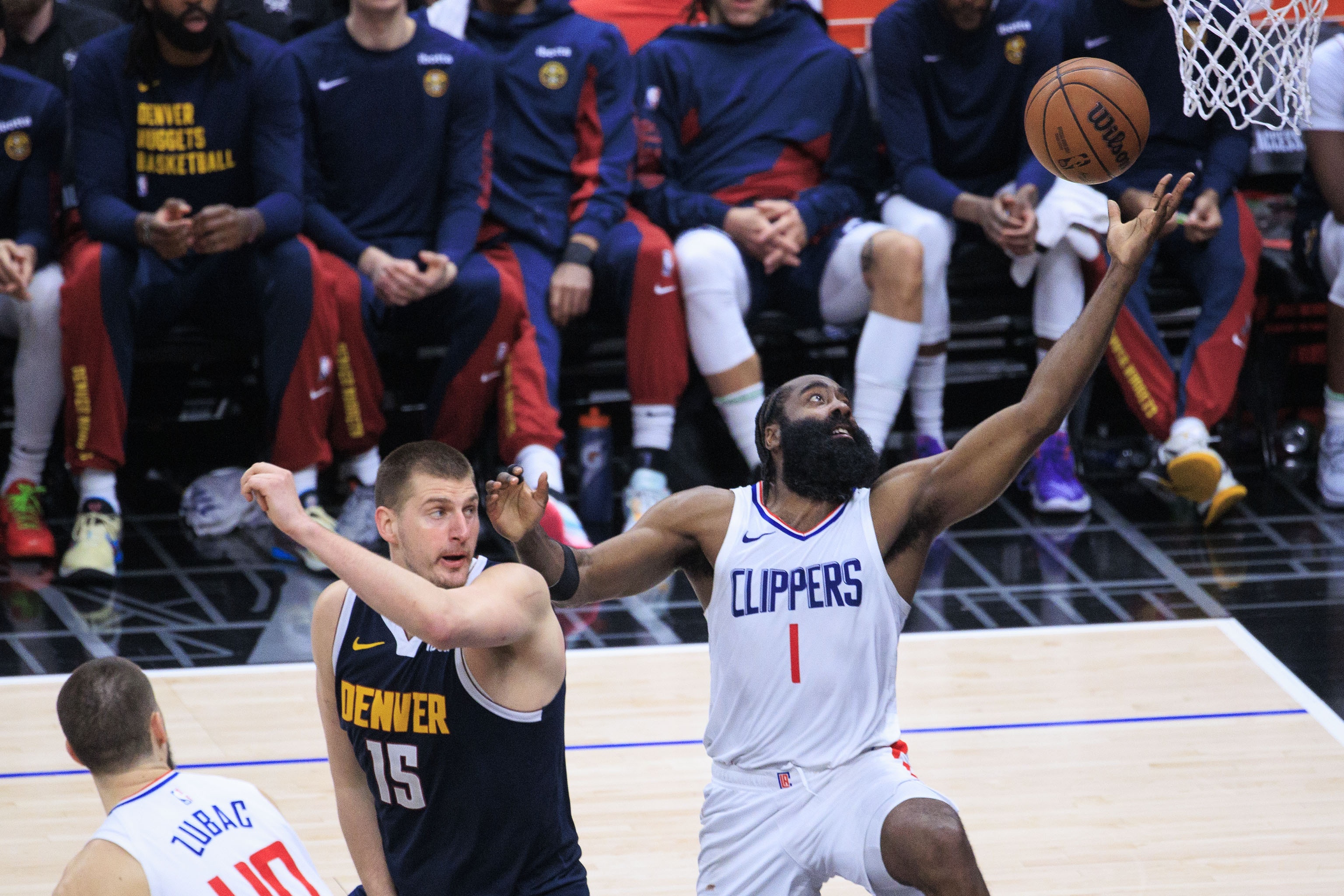 快船今日投篮命中率为37.8% 是球队赛季至今赢球比赛中第二低的